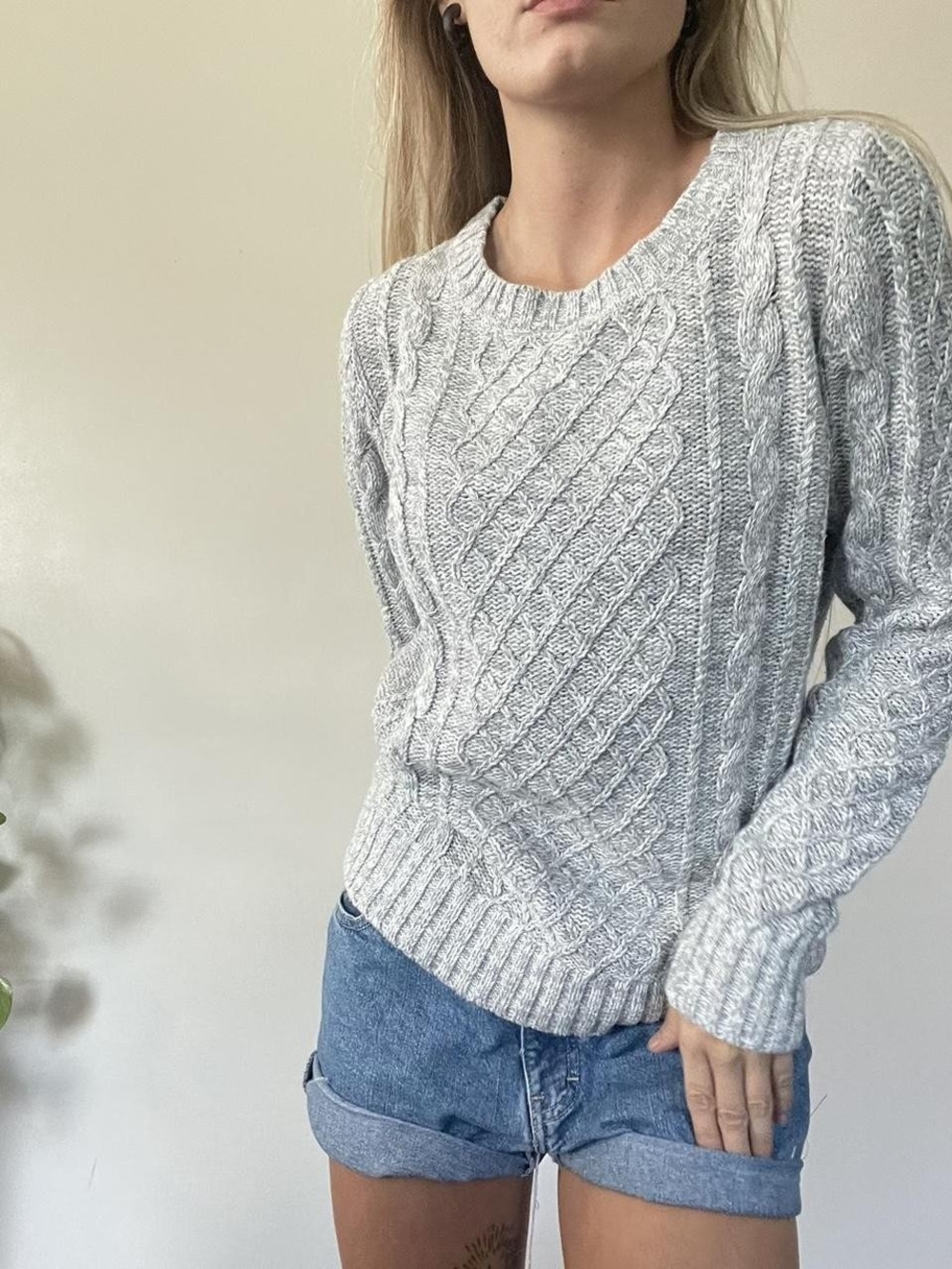 Classic Cable Knit Women's Sweater – Light Gray